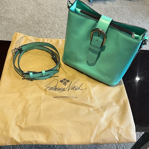 Patricia Nash Crossbody/Shoulder Bag - Picture 15 of 16